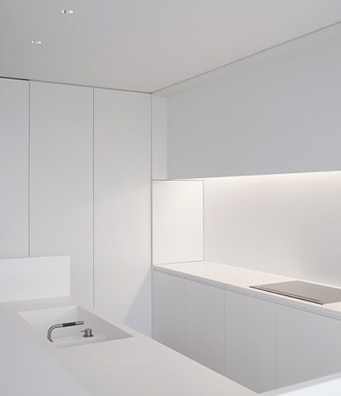 https://www.digsdigs.com/photos/functional-minimalist-kitchen-design-ideas-23.jpg