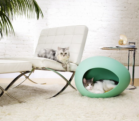 Futuristic Egg-Shaped Pet Beds