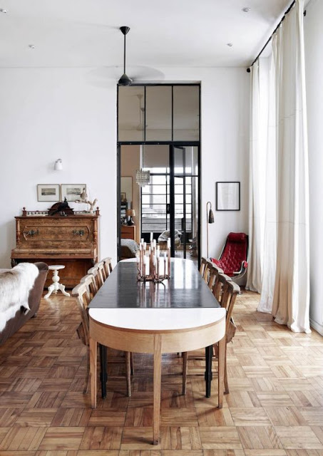The Trek-style dining table by Gregor Jenkin reflects the owners’ Afrikaans roots
