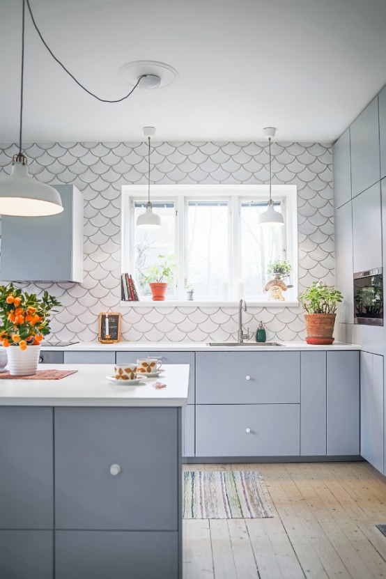 Gorgeous And Eye Catching Fish Scale Tiles Décor Ideas