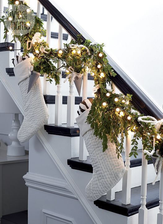 Gorgeous Indoor Decor Ideas With Christmas Lights