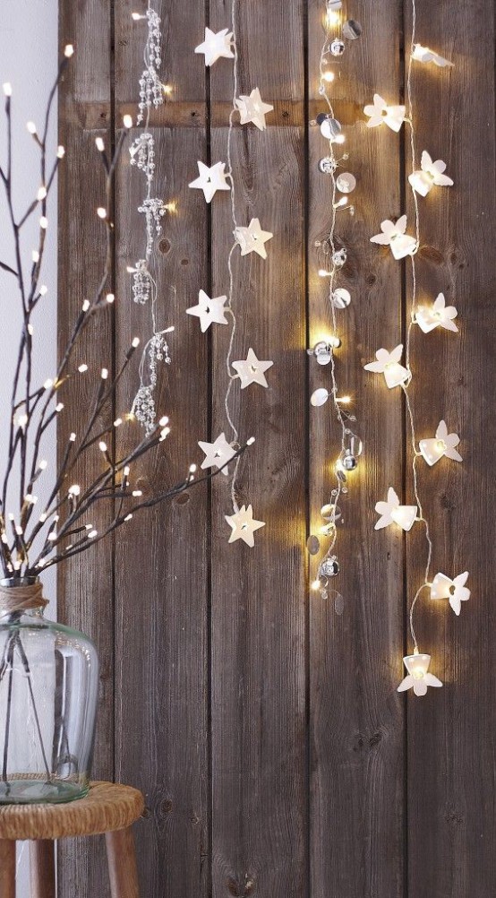 31 Gorgeous Indoor Décor Ideas With Christmas Lights - DigsDigs