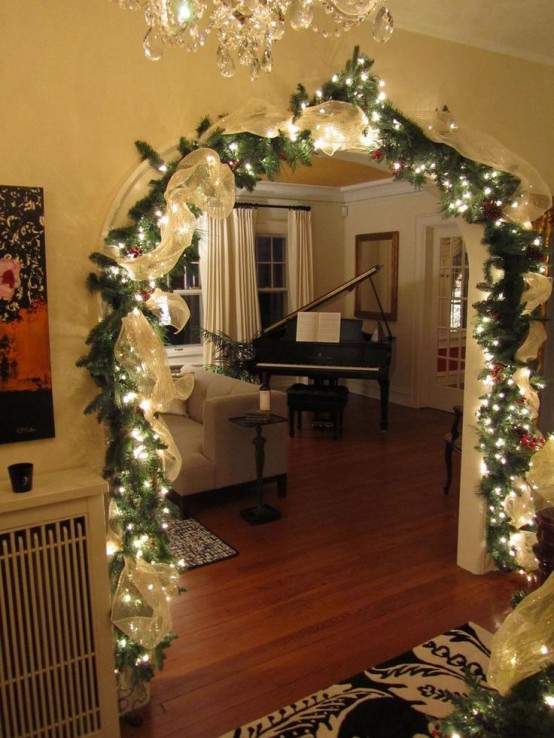 Gorgeous Indoor Decor Ideas With Christmas Lights