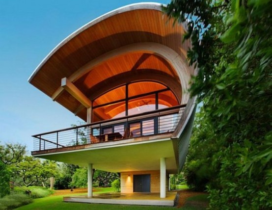 Hammock-Shaped Guest House Design