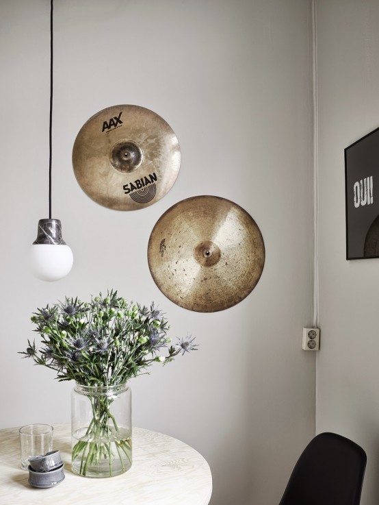 Harmonious Scandinavian Apartment With Musical Instruments In Decor