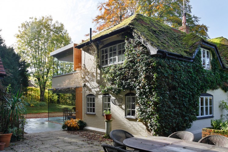 Historical English Cottage With A Cantilevered Glazed Extension