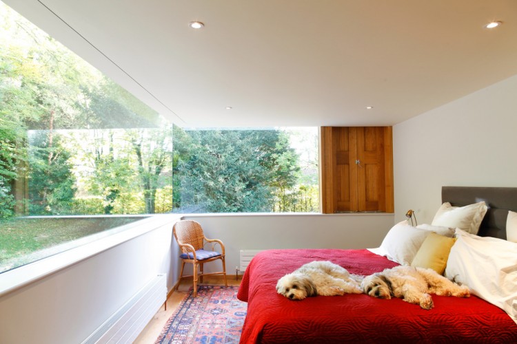 Historical English Cottage With A Cantilevered Glazed Extension