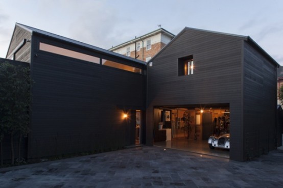Home With A Country Feel In Dark Shades