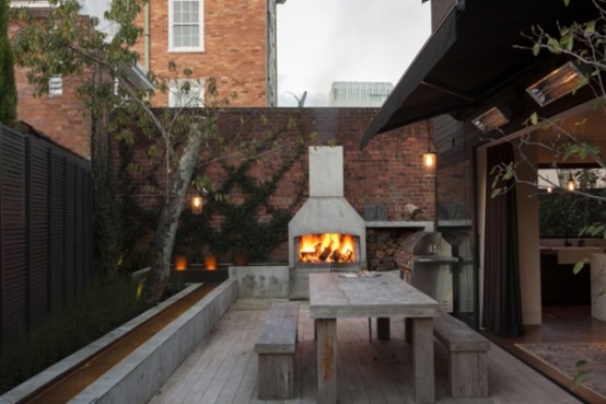 Home With A Country Feel In Dark Shades