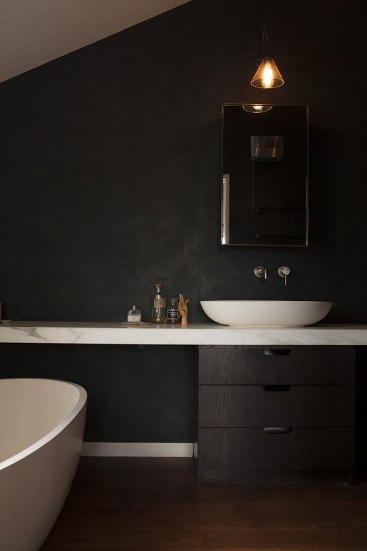 Home With A Country Feel In Dark Shades