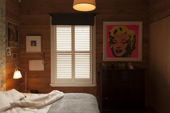 Home With A Country Feel In Dark Shades