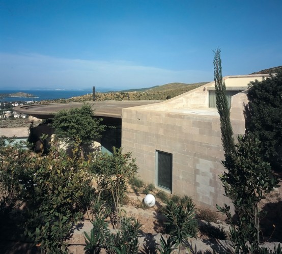 House With A Pool On The Roof