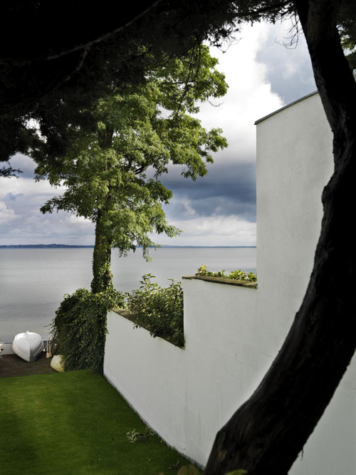 House With A Stunning View Of The Sea