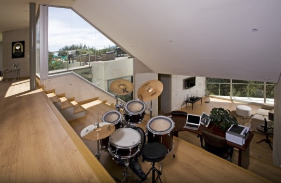 House With Backyard On The Roof