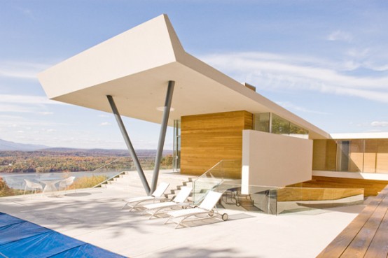 Cedar-Clad House with Breathtaking Views At The Peak of Mt. Merino