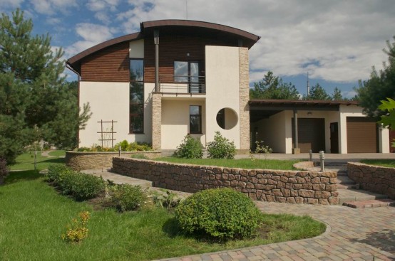 House With Cool Territory