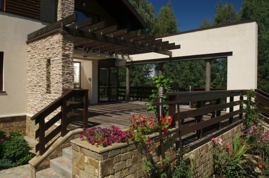 House With Cool Territory