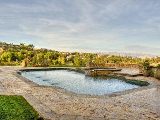 House With Traditional Interior Design And Amazing Pool