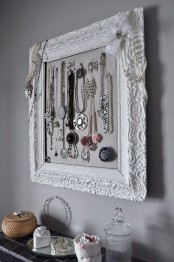how-to-organize-your-jewelry-in-a-comfy-way-ideas-16