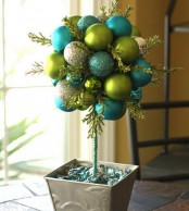 How To Use Christmas Ornaments In Home Decor Ideas