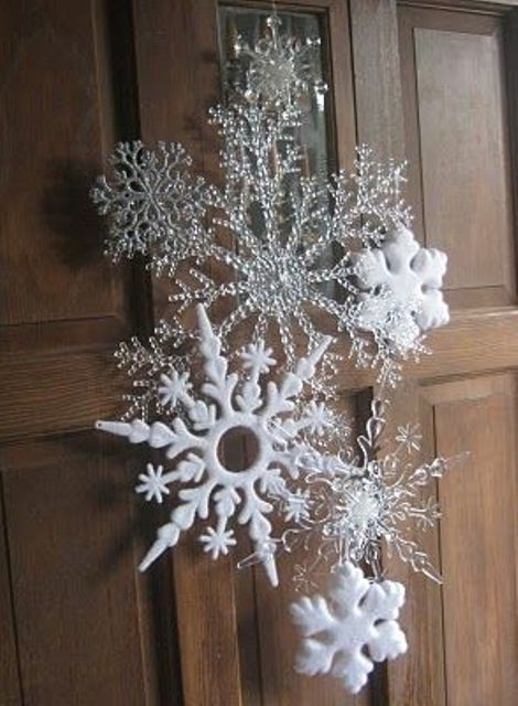 How To Use Snowflakes In Winter Décor: 36 Ideas - DigsDigs