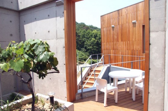 House on Floating Land – HYE RO HUN by IROJE KIMHYOMAN
