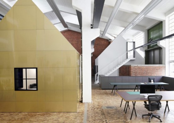 Industrial Chic House With Century Furniture