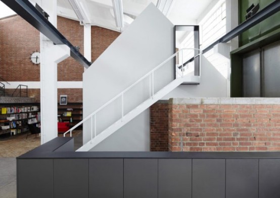 Industrial Chic House With Century Furniture