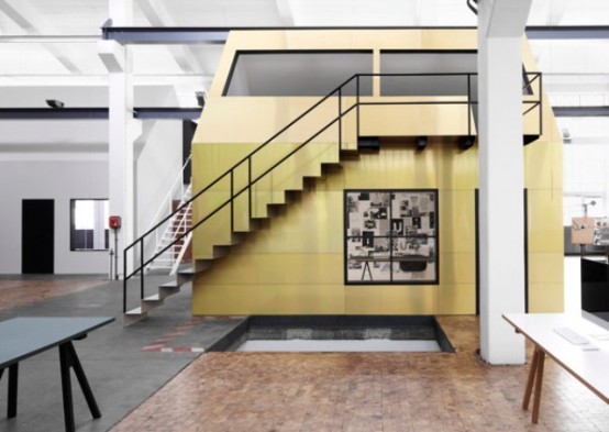Industrial Chic House With Century Furniture
