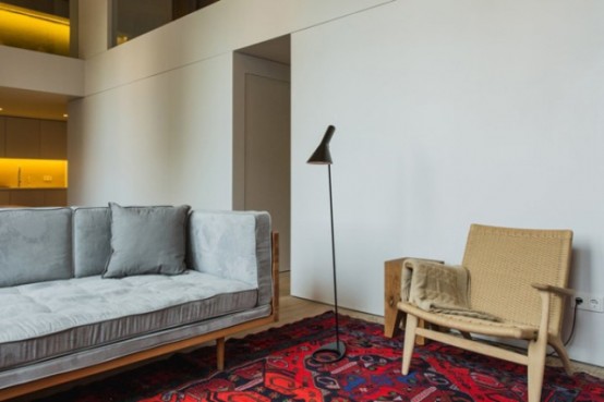 Industrial Modern Loft With High Gilded Ceilings