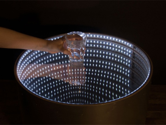 Infinitum Table With A Led Optical Illusion