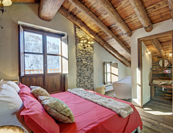 Inviting Italian Chalet Completely From Wood And Stone