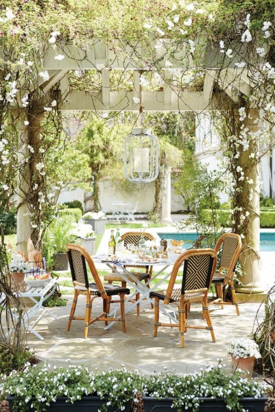 34 Inviting Outdoor Dining Spaces In Various Styles