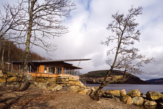 Jamesbond Inspired Boathouse
