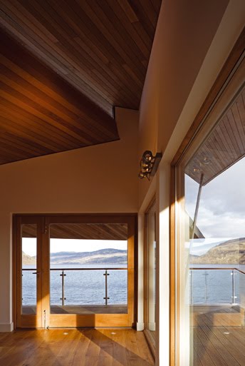 Jamesbond Inspired Boathouse