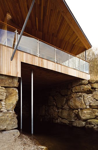 Jamesbond Inspired Boathouse