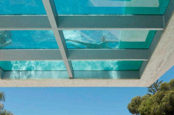 Jellyfish House With A Cantilevering Pool Rooftop