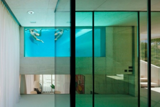 Jellyfish House With A Cantilevering Pool Rooftop