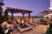 Large Luxorious And Cozy Deck