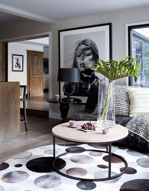 The Latest Décor Trend: 31 Large Scale Wall Art Ideas - DigsDigs