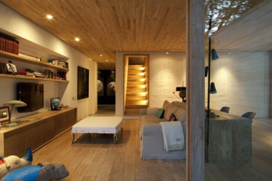 Light And Spacious House In Brazil For Art Lovers
