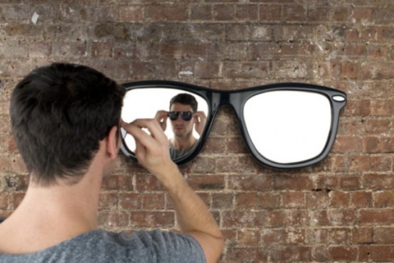 Looking Good Wall Mirror As A Fashionable Accessory