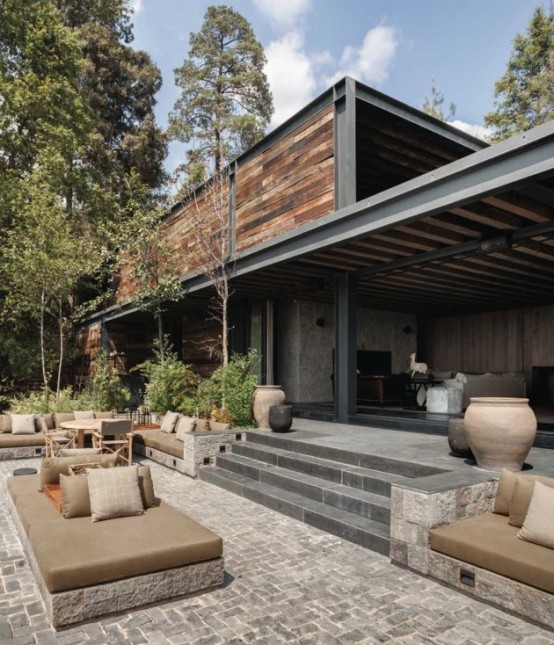 Luxurious El Mirador House From Natural Materials