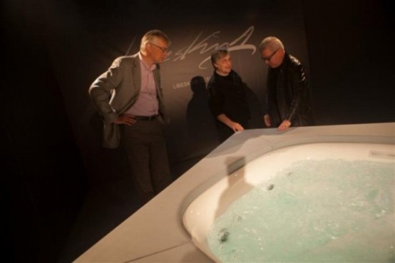 Luxurious Flow Jacuzzi Looking Like Roman Thermae