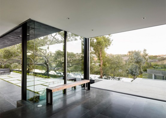 Luxurious Glazed Home In A Slope Of An Oak Grove