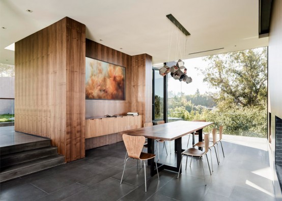 Luxurious Glazed Home In A Slope Of An Oak Grove