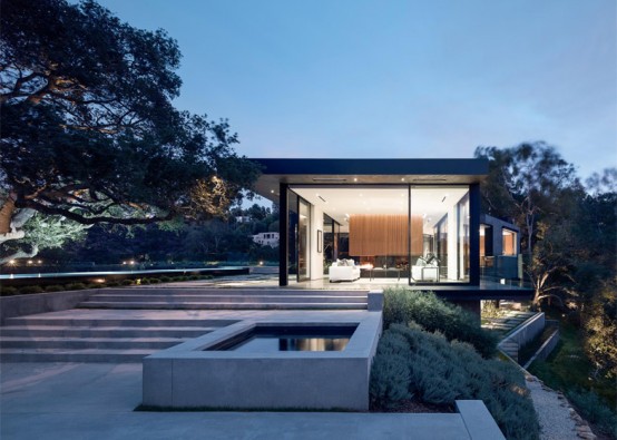 Luxurious Glazed Home In A Slope Of An Oak Grove