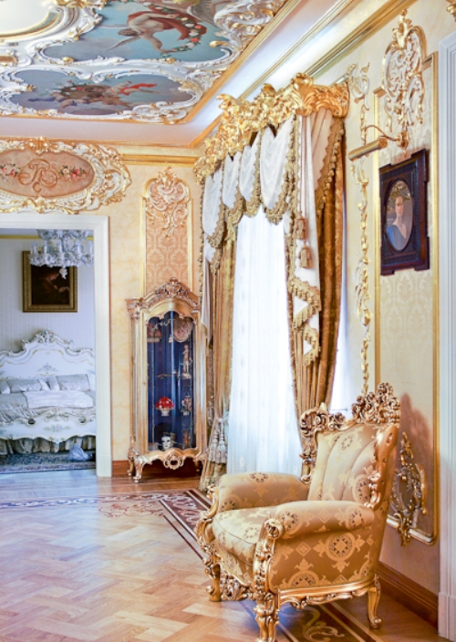 Luxurious Rococo Style Apartment