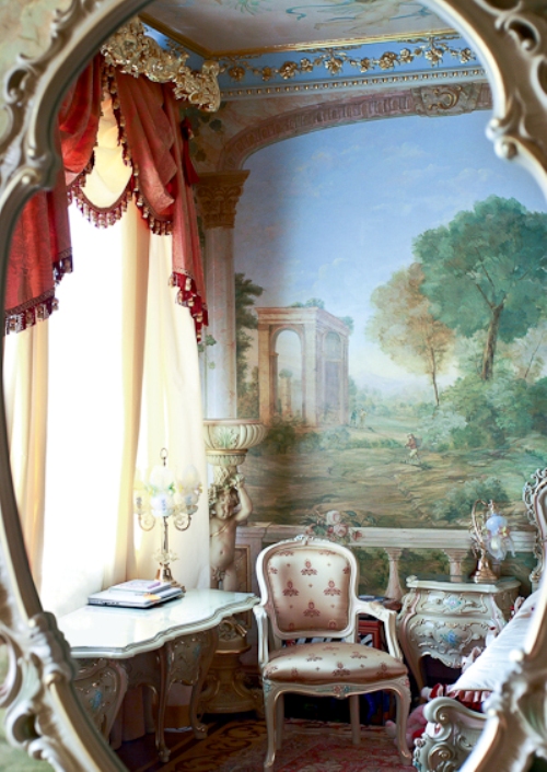 Luxurious Rococo Style Apartment