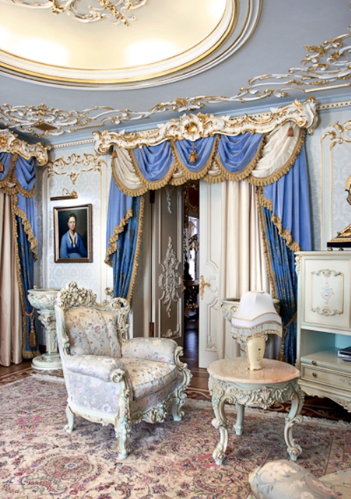 Luxurious Rococo Style Apartment